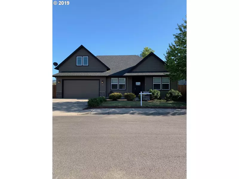 315 CAMRIN LOOP, Creswell, OR 97426