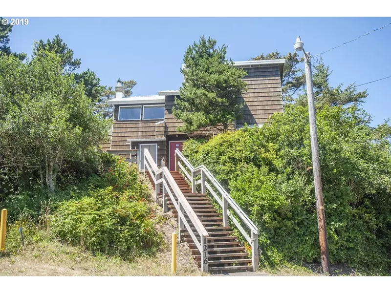 1206 NW 6TH DR, Lincoln City, OR 97367