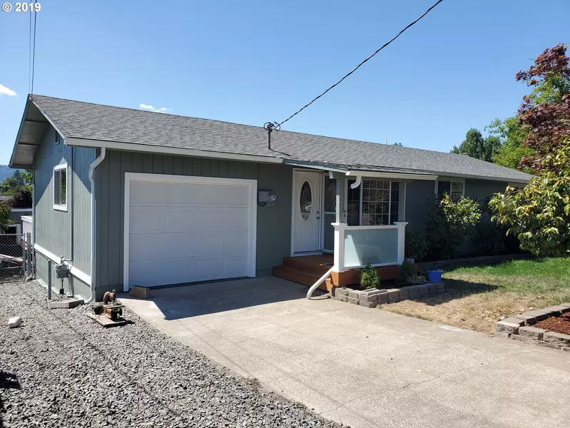 221 SE DARRELL AVE, Winston, OR 97496