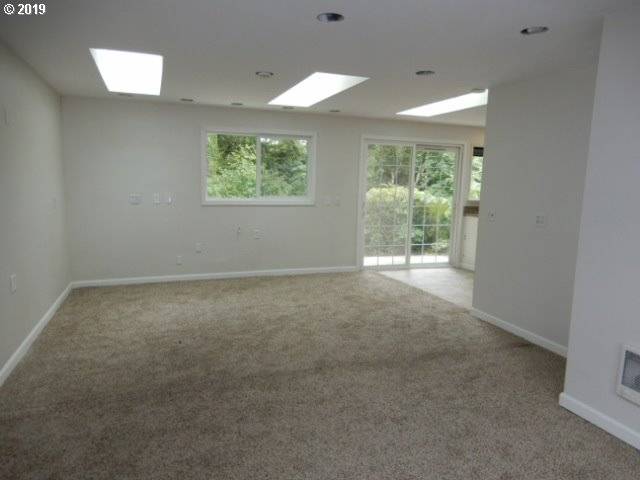Florence, OR 97439,83649 CLEAR LAKE RD