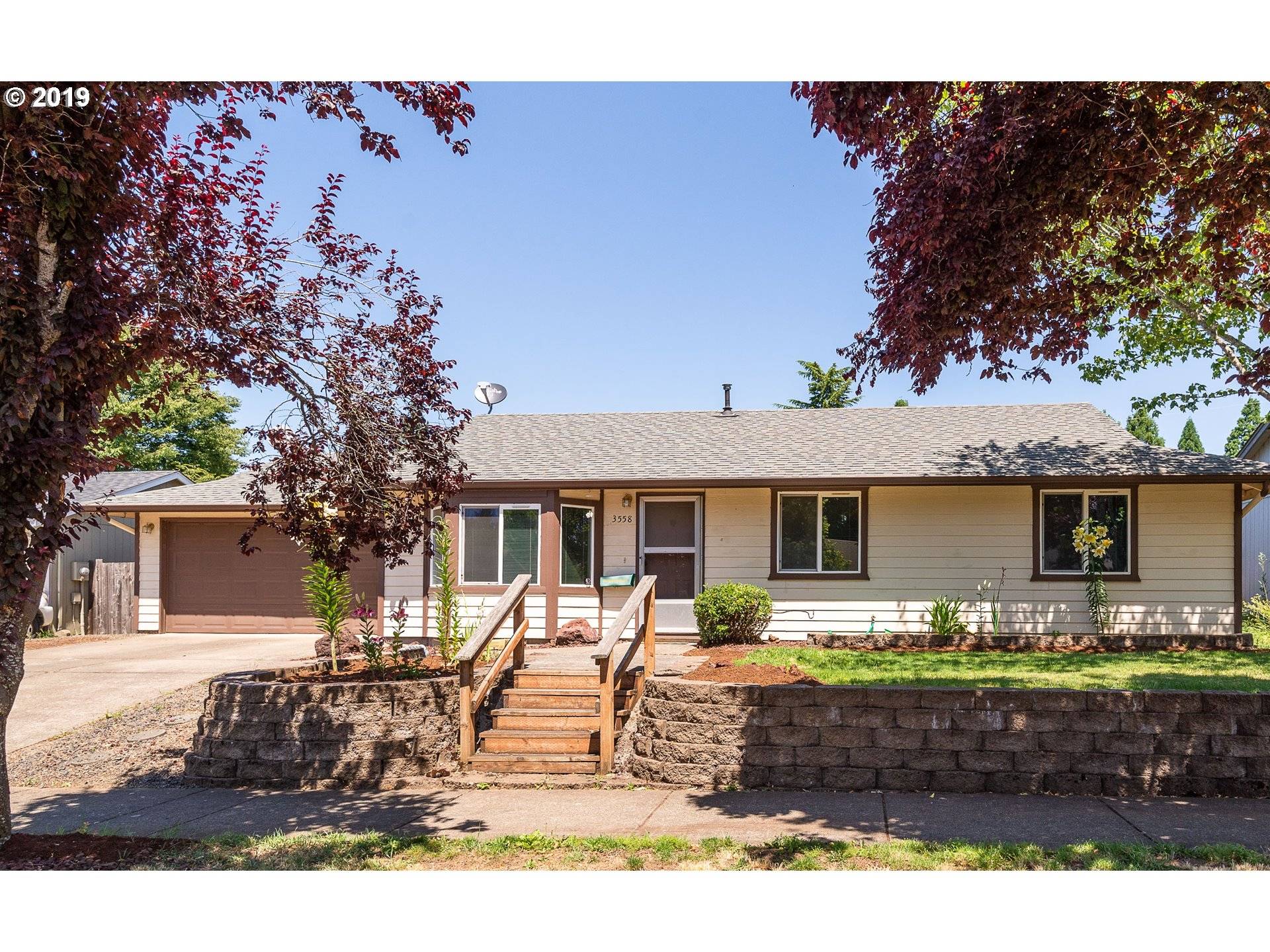 3558 DOUGLAS DR, Springfield, OR 97478