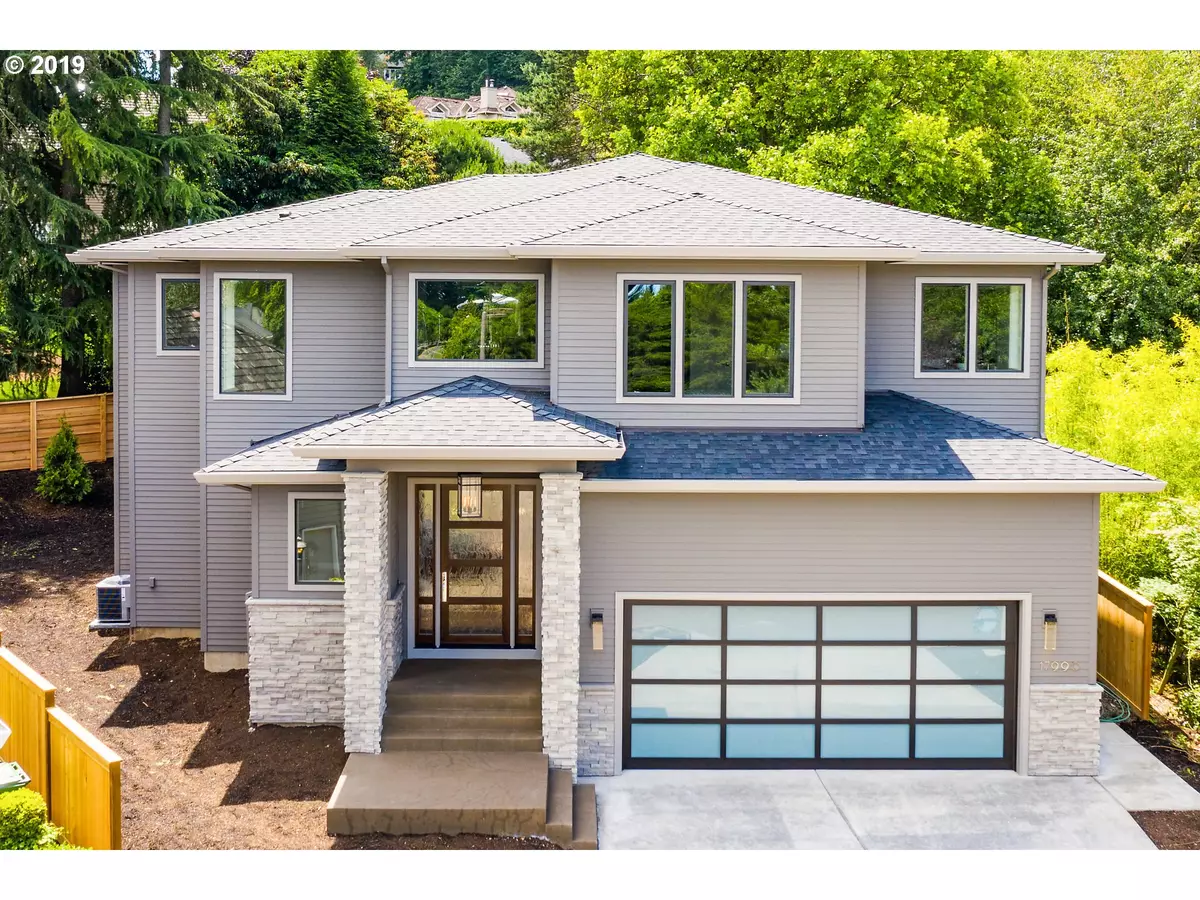 Lake Oswego, OR 97034,17990 RIDGE LAKE DR