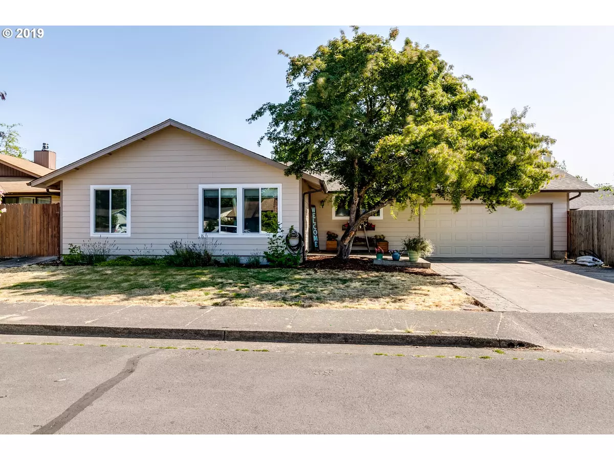 Junction City, OR 97448,517 TRACY PL