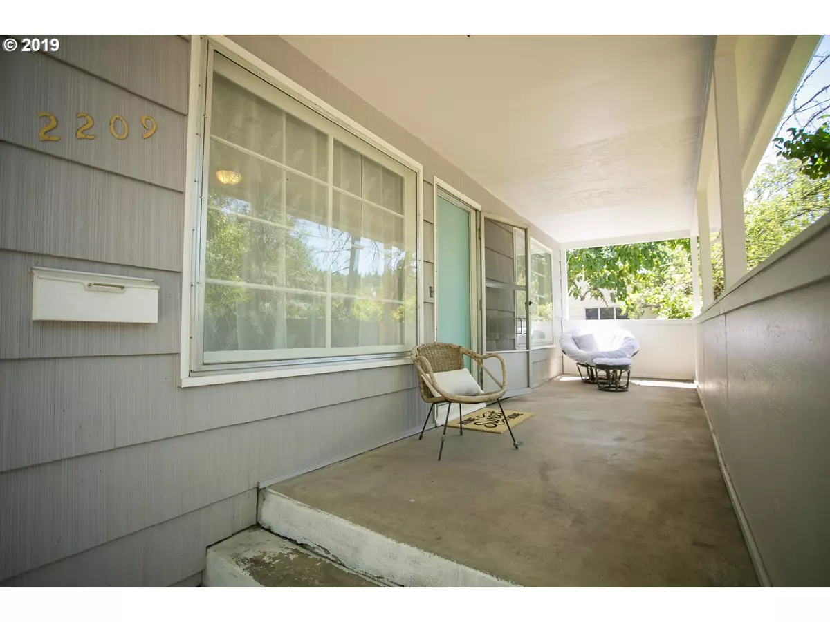 Eugene, OR 97405,2209 PIERCE ST