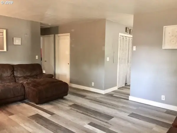 535 S 16TH ST, Cottage Grove, OR 97424