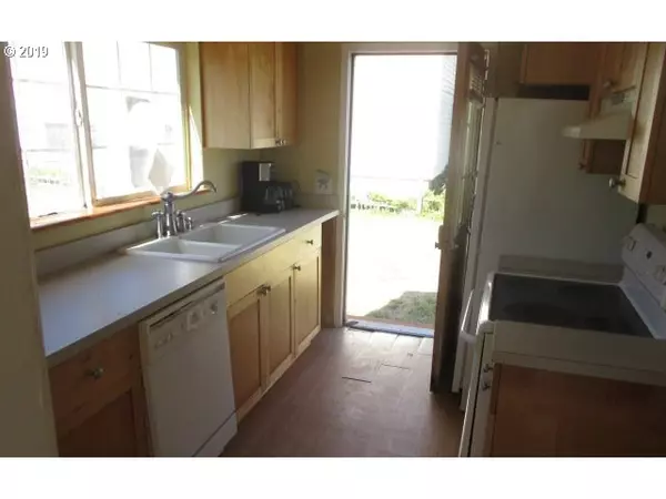 Rockaway Beach, OR 97136,1711 N MILLER