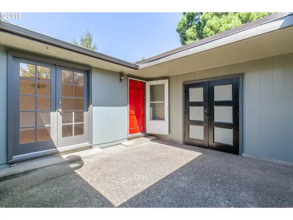 1520 FLINTRIDGE AVE, Eugene, OR 97401