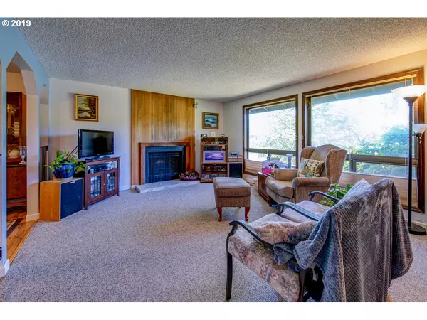 Gresham, OR 97030,1124 NE LA MESA LN