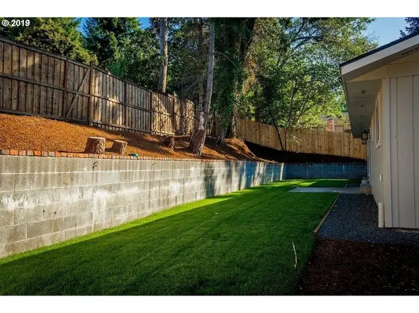 Eugene, OR 97405,3035 POWELL ST