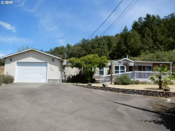 3275 FOLLETT ST, Roseburg, OR 97470