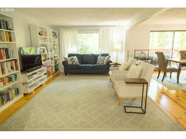 Eugene, OR 97405,2933 TIMBERLINE DR