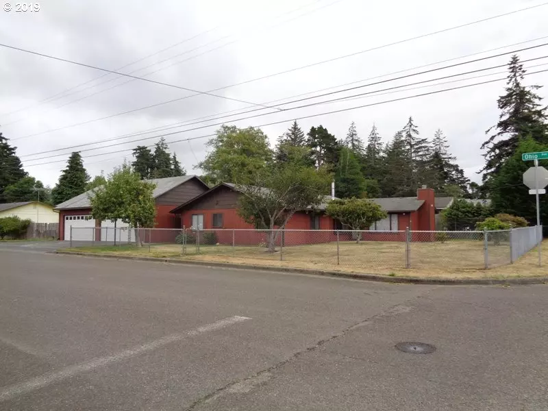 2713 OAK, North Bend, OR 97459