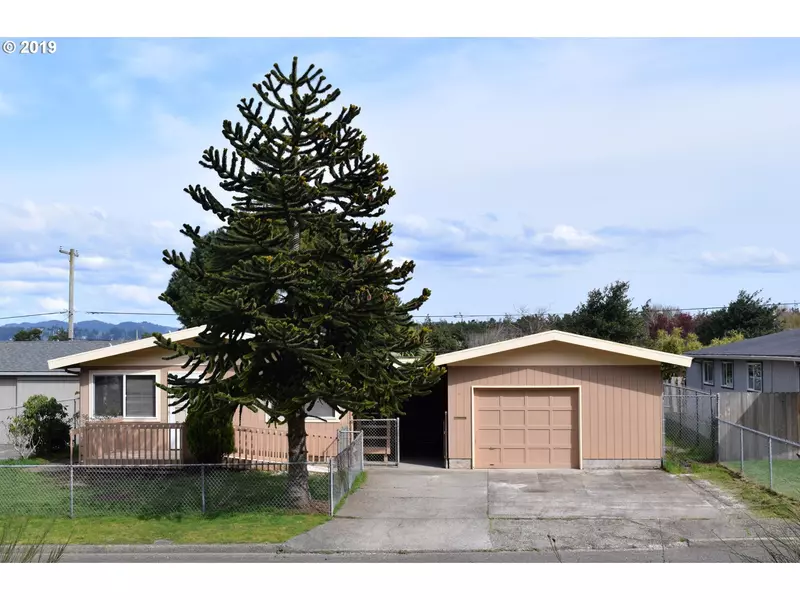 1611 ARTHUR, North Bend, OR 97459