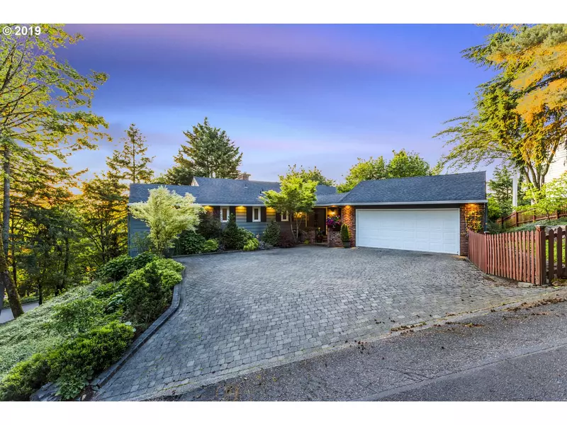 17878 HILLSIDE DR, Lake Oswego, OR 97034