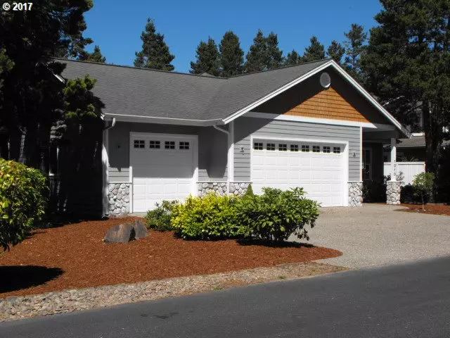 1010 ROYAL ST GEORGES DR, Florence, OR 97439