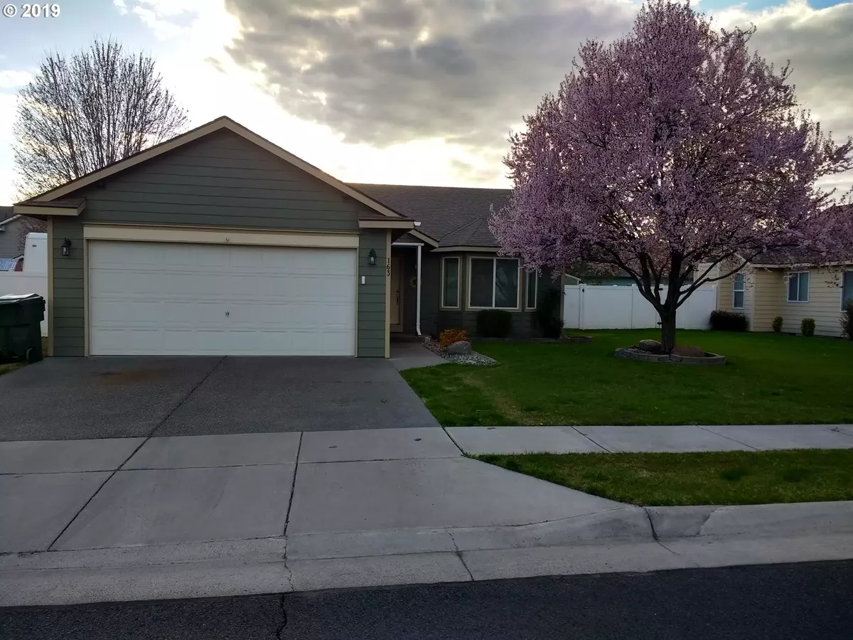 Hermiston, OR 97838,163 NE 12TH ST