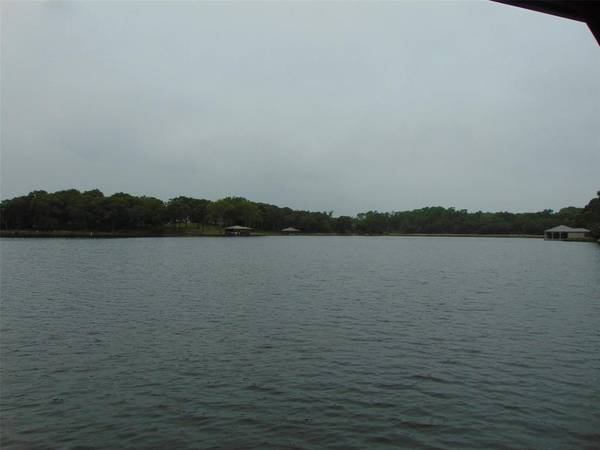 16 Lakefront Drive, Athens, TX 75751