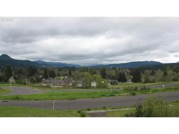 437 N O ST #10, Cottage Grove, OR 97424