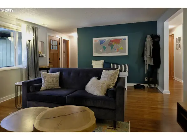 4376 FOX HOLLOW RD, Eugene, OR 97405