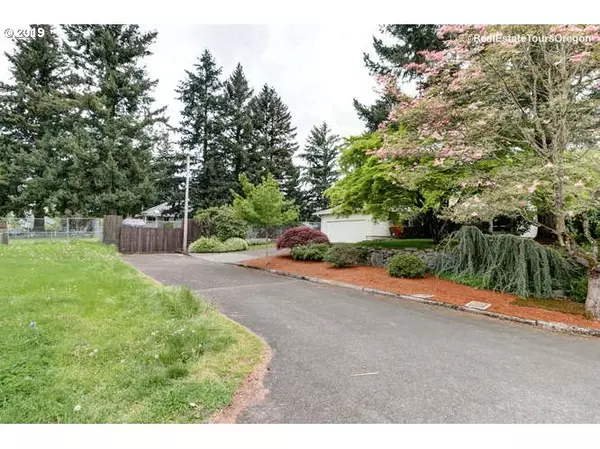 Portland, OR 97035,208 NE 140TH AVE