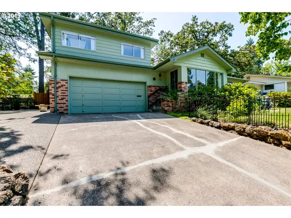 150 E 36TH AVE, Eugene, OR 97405