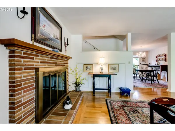 150 E 36TH AVE, Eugene, OR 97405