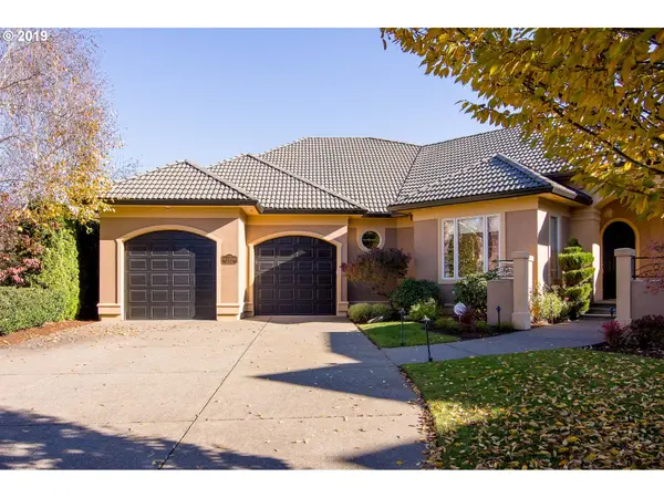 2941 EDGEWATER DR, Eugene, OR 97401