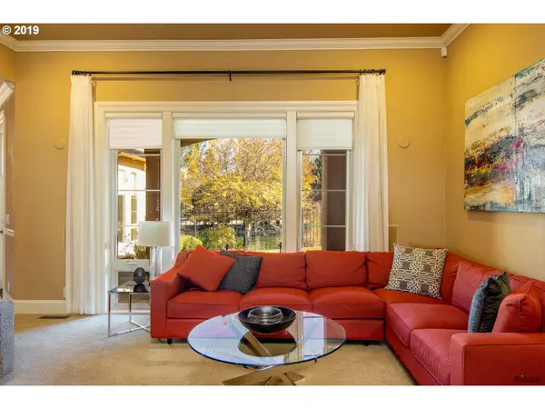 2941 EDGEWATER DR, Eugene, OR 97401