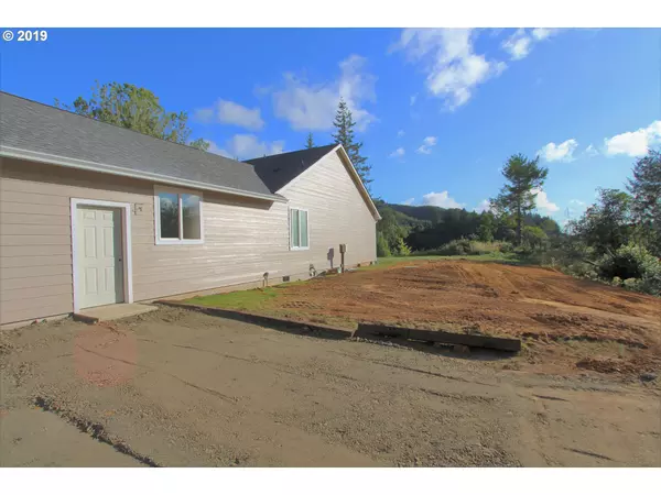 North Bend, OR 97459,63714 Witts End LN