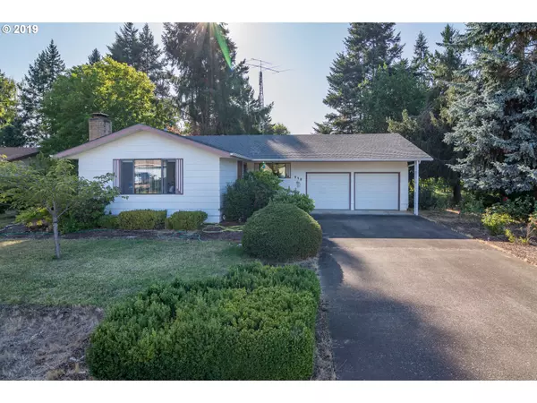 910 W HICKORY ST, Roseburg, OR 97471