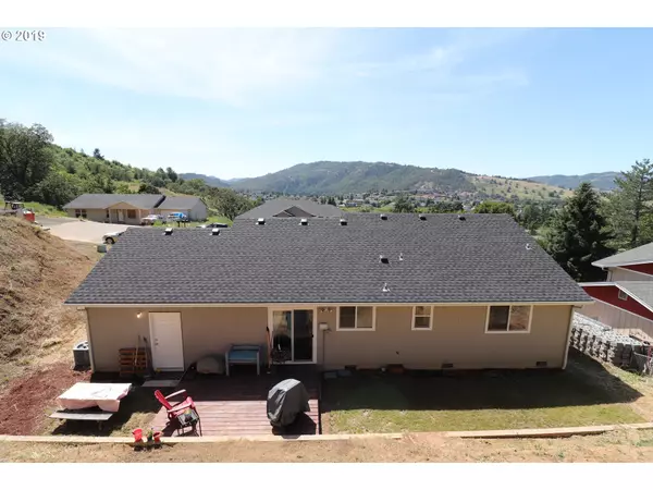 Roseburg, OR 97471,2147 CIRCLE DR