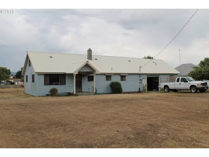 271 N COZART ST, Prairie City, OR 97869