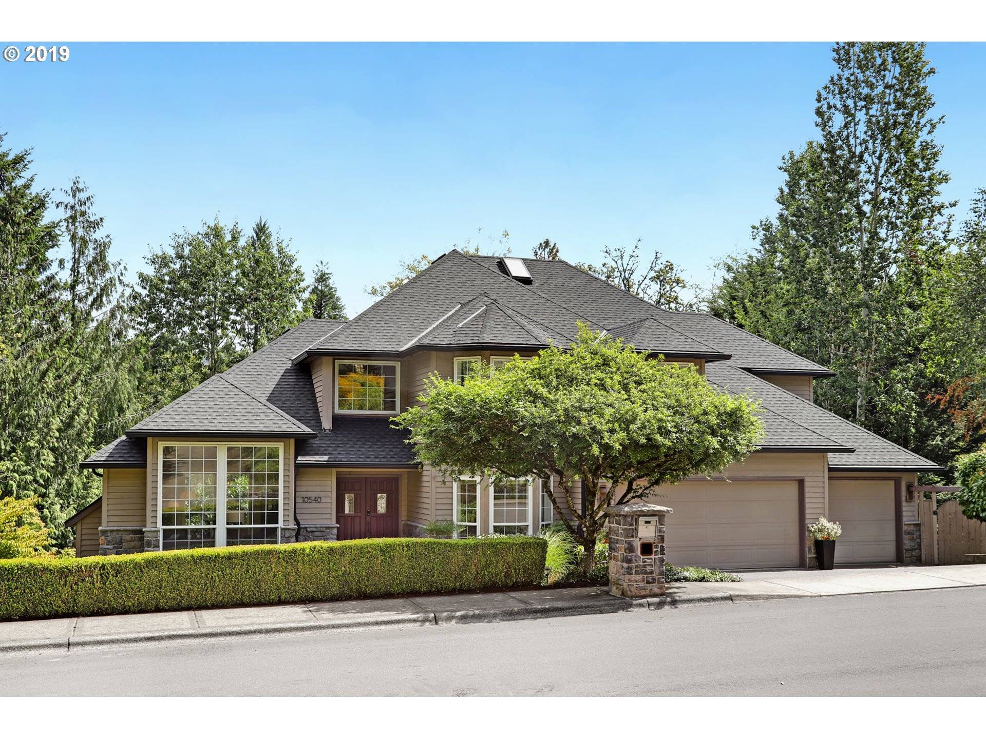 10540 NW La Cassel Crest LN, Portland, OR 97229