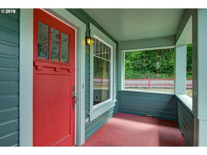 Rainier, OR 97048,215 W 10TH ST