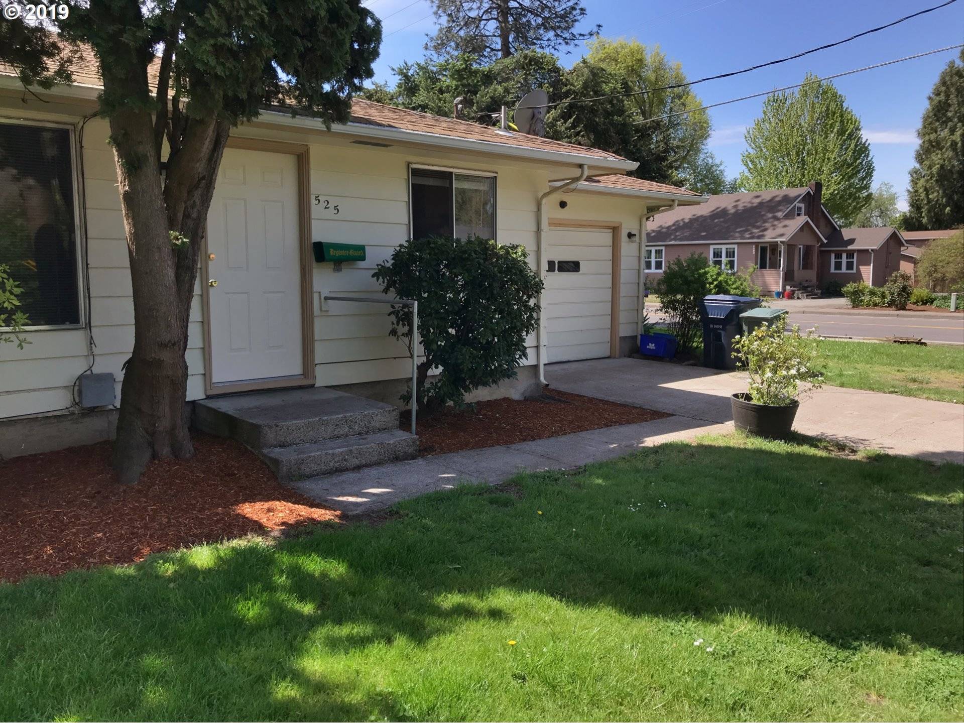 525 HAYDEN BRIDGE PL, Springfield, OR 97477