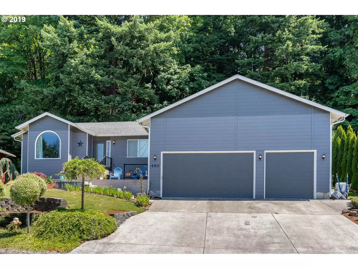 Kelso, WA 98626,490 APPLE LN