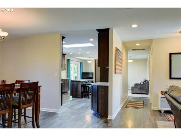 Veneta, OR 97487,25660 TIDBALL LN