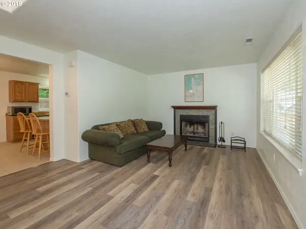 Eugene, OR 97405,2743 HALLMARK LN