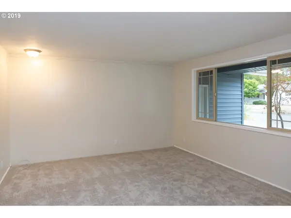 2192 CHURCHILL ST, Eugene, OR 97405