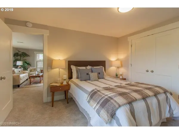 2580 GILHAM RD, Eugene, OR 97408