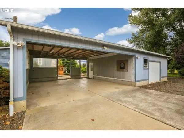 Eugene, OR 97402,29725 CLEAR LAKE RD