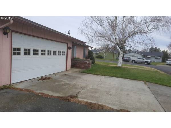 Milton Freewater, OR 97862,516 NE 9TH CT