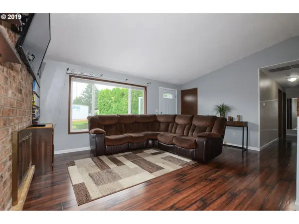 15812 NE TILLAMOOK CT, Portland, OR 97230