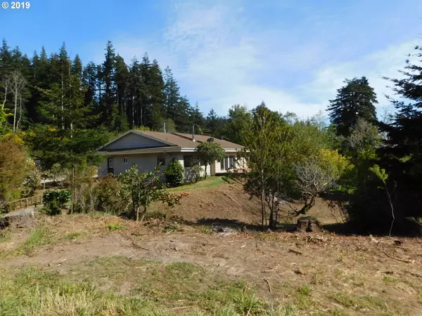 92858 BLACKBERRY LN, Port Orford, OR 97465