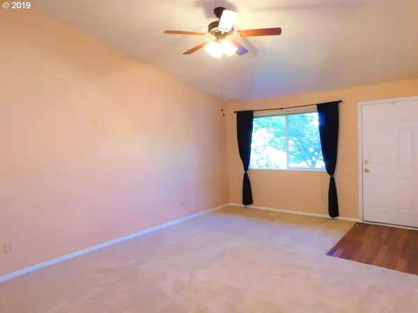 2106 WILSON CT, Cottage Grove, OR 97424