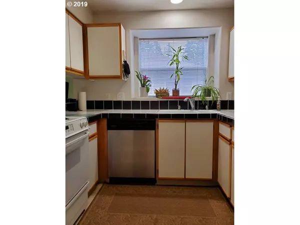 Gresham, OR 97030,4736 W POWELL BLVD #230