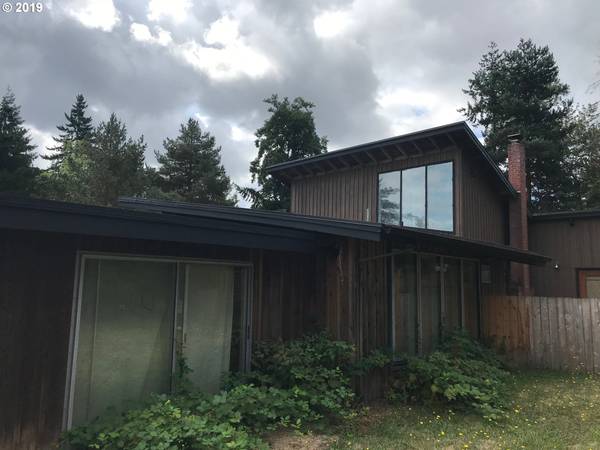 2220 HAWKINS LN, Eugene, OR 97405