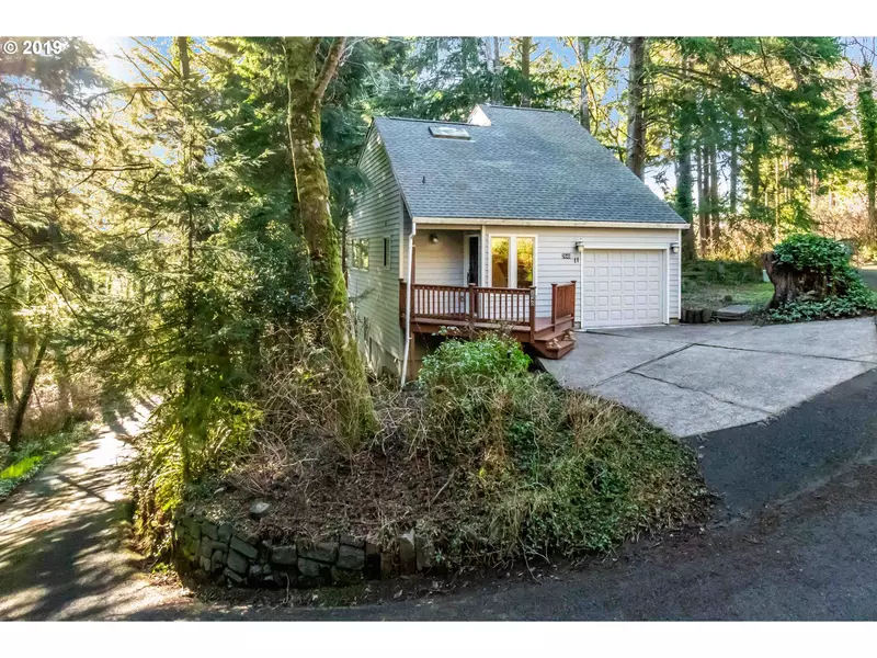 2040 NE DEVILS RIDGE RD, Lincoln City, OR 97367