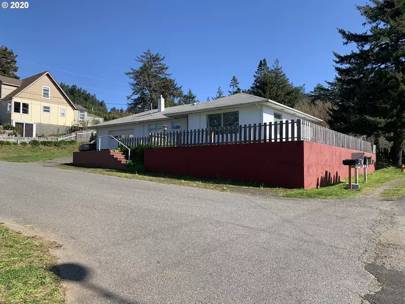 29761 SUTTON ST, Gold Beach, OR 97444