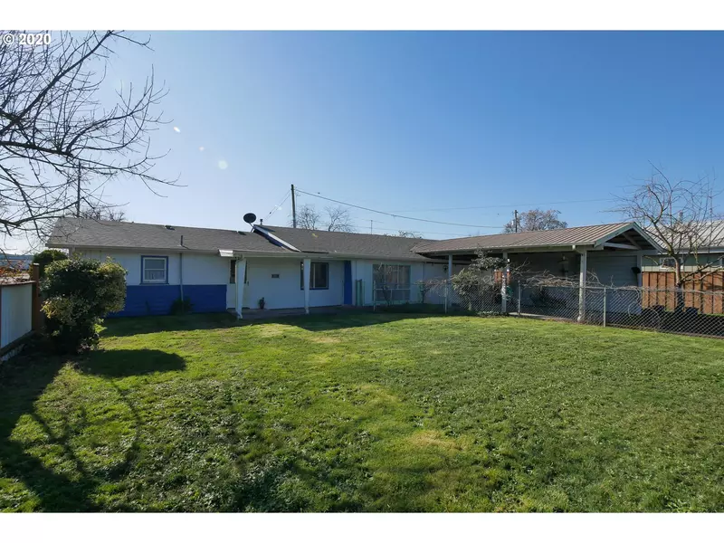 396 SCHOOLING ST, Harrisburg, OR 97446